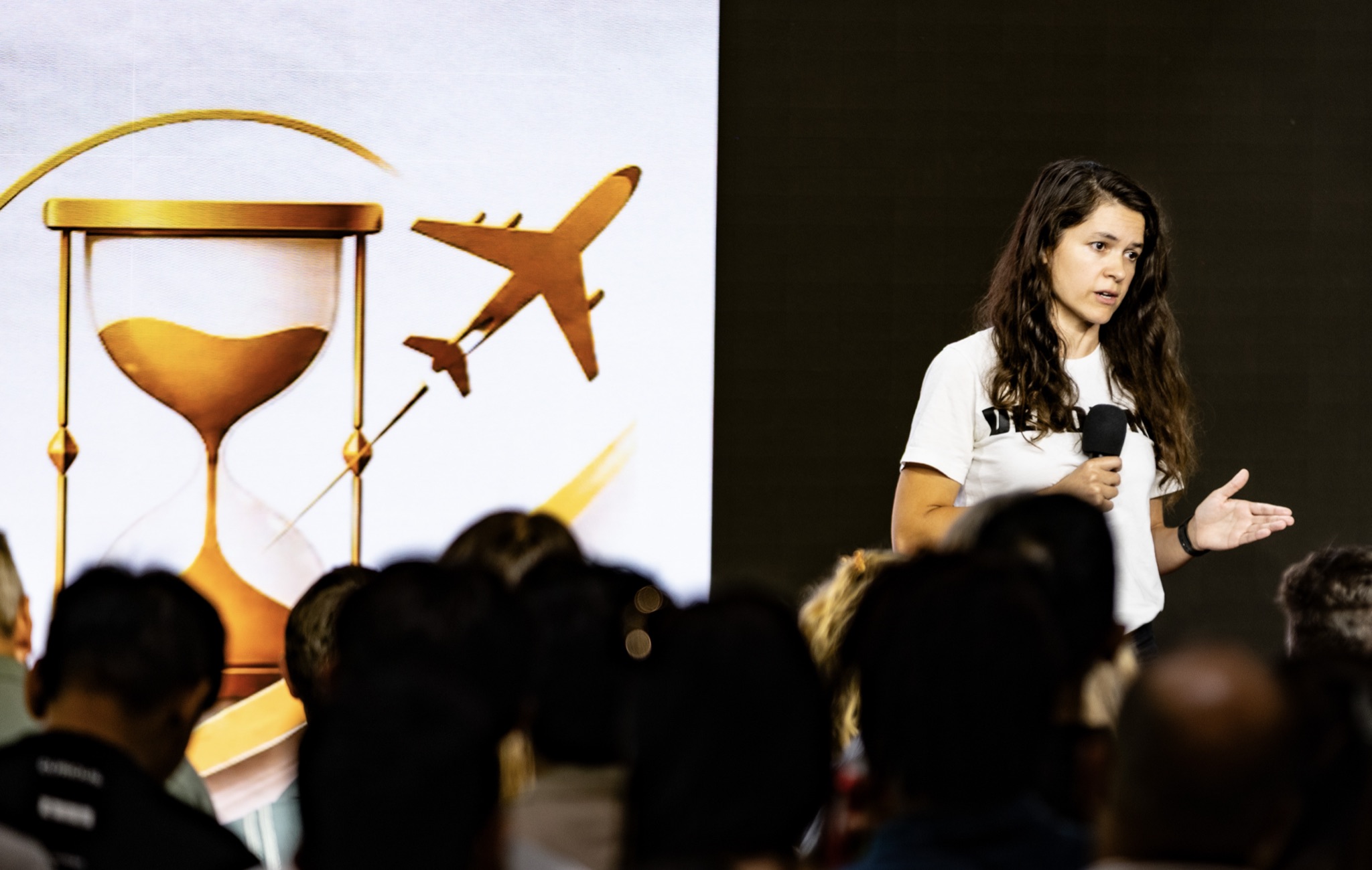 Elvina Beck pitching Deadline to the Demo Day LA crowd